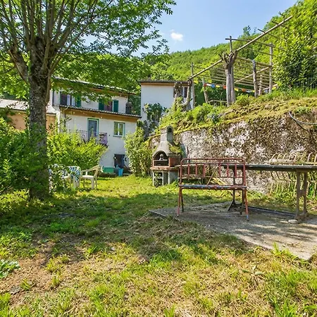 3 Bedroom Beautiful In Holiday home Rezzoaglio