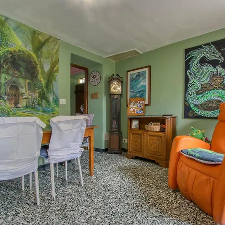 Holiday home 3 Bedroom Beautiful In Rezzoaglio