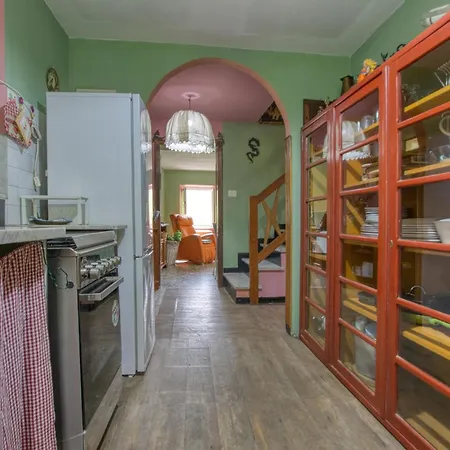 3 Bedroom Beautiful In Holiday home