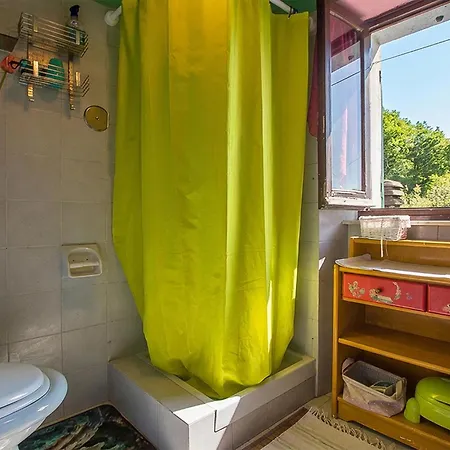 3 Bedroom Beautiful In Holiday home
